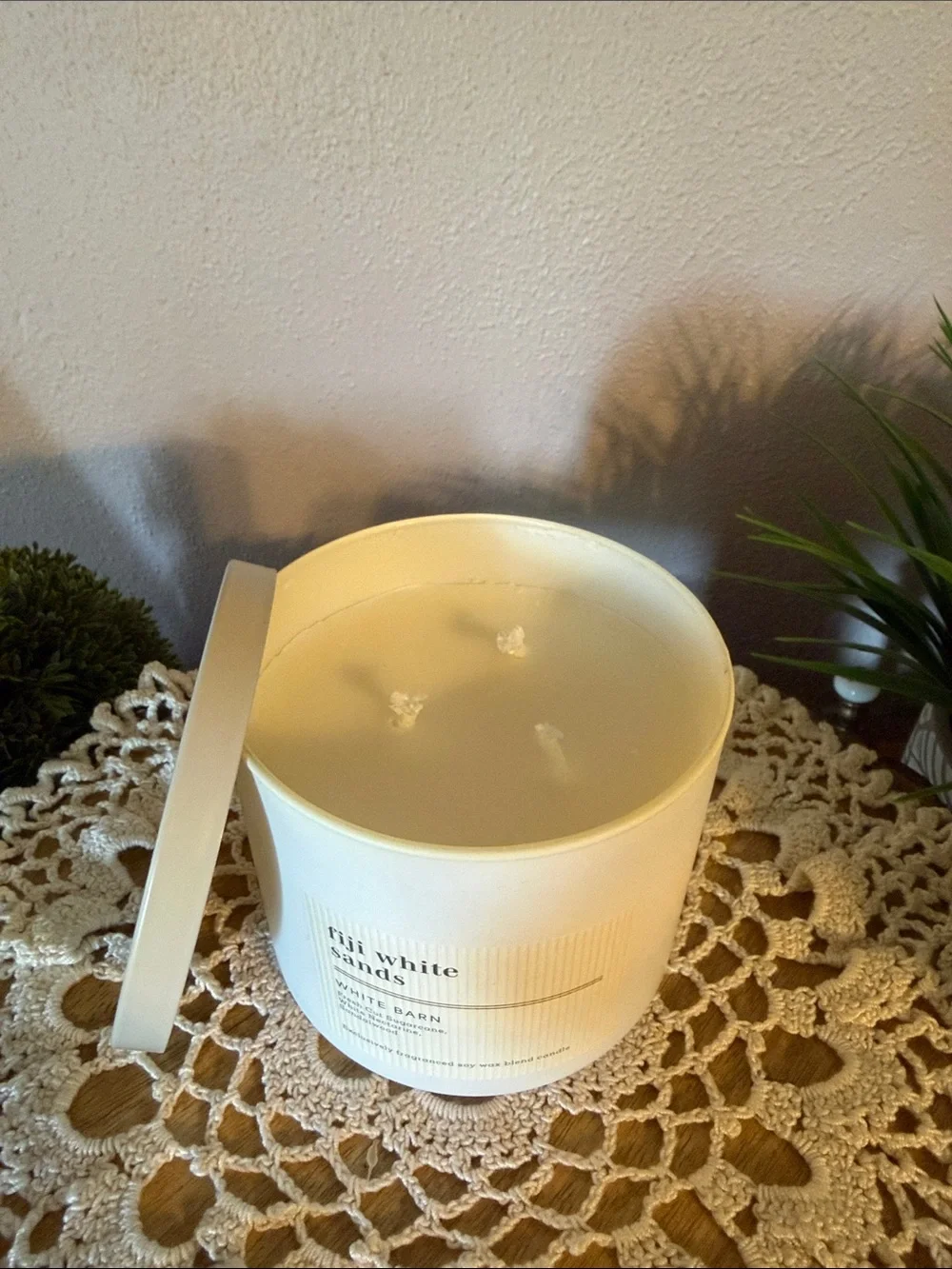 White Barn Fiji White Sands Candle - Cream Lid - Picture 3 of 4